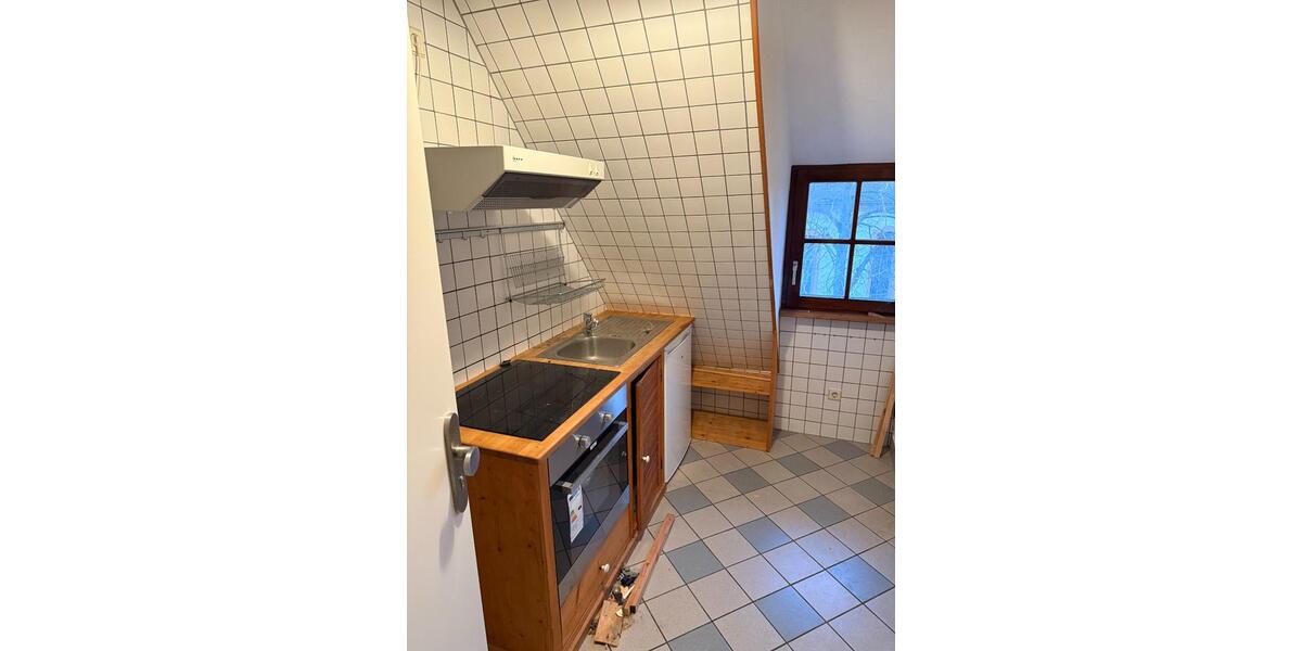 Dachgeschoßwohnung Kehl - 1 Zimmer, 10 m&sup2;, 400&euro; | Angebot:25225174