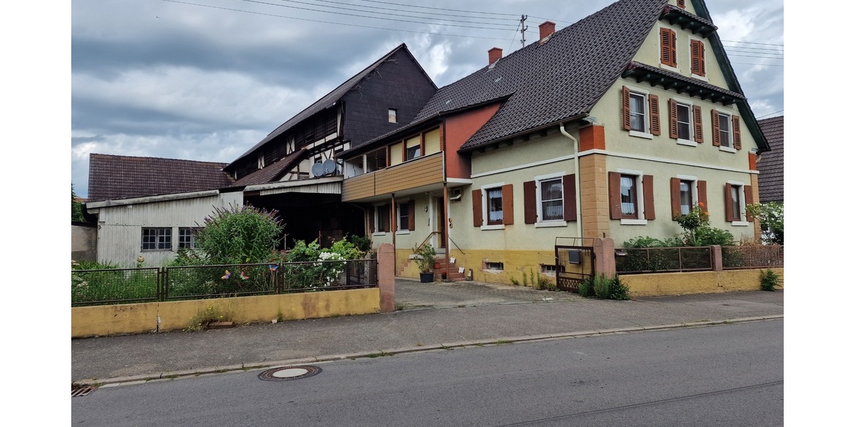 Ländliches Wohnen mit einem Hauch von Geschichte wird möglich - Zweifamilienhaus Neuried Dundenheim | Angebot:22030040