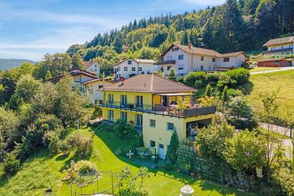 Haus Bühlertal - 5 Zimmer, 199 m&sup2;, 699.000&euro; | Angebot:26710153