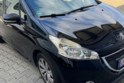 Peugeot 208 122.980 km 3.590 &euro; Offenburg 77654