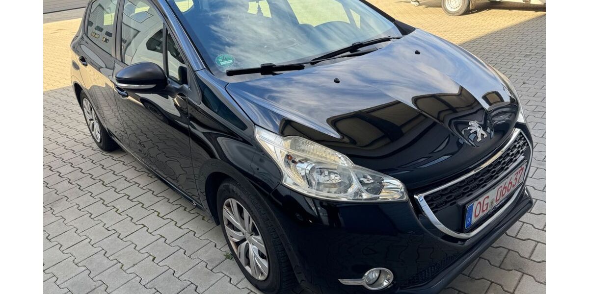 Peugeot 208 122.980 km 3.600 &euro; Offenburg 77654