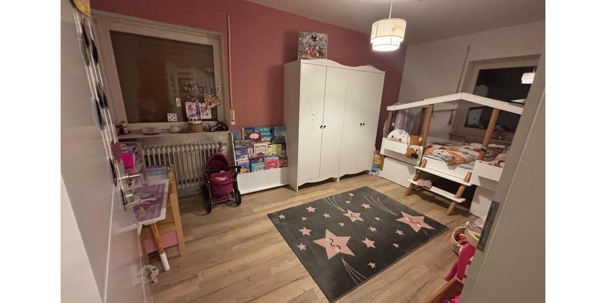 Reihenhaus Friesenheim - 8 Zimmer, 174 m&sup2;, 480.000&euro; | Angebot:25892628