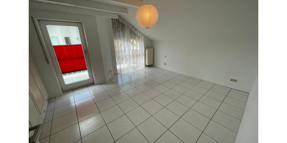 Dachgeschoßwohnung Lahr (Schwarzwald) - 2.5 Zimmer, 95 m&sup2;, 1.000&euro; | Angebot:25403641