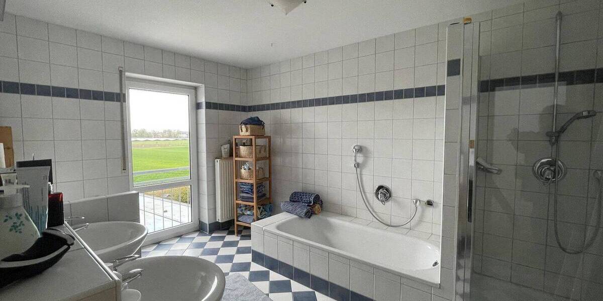 Reihenmittelhaus Offenburg Bühl - 4 Zimmer, 128 m&sup2;, 535.000&euro; | Angebot:26190271