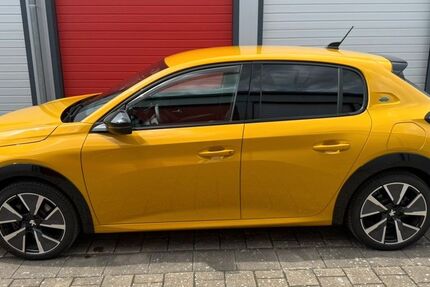 Peugeot 208 55.000 km 14.690 &euro; Bühl 77815