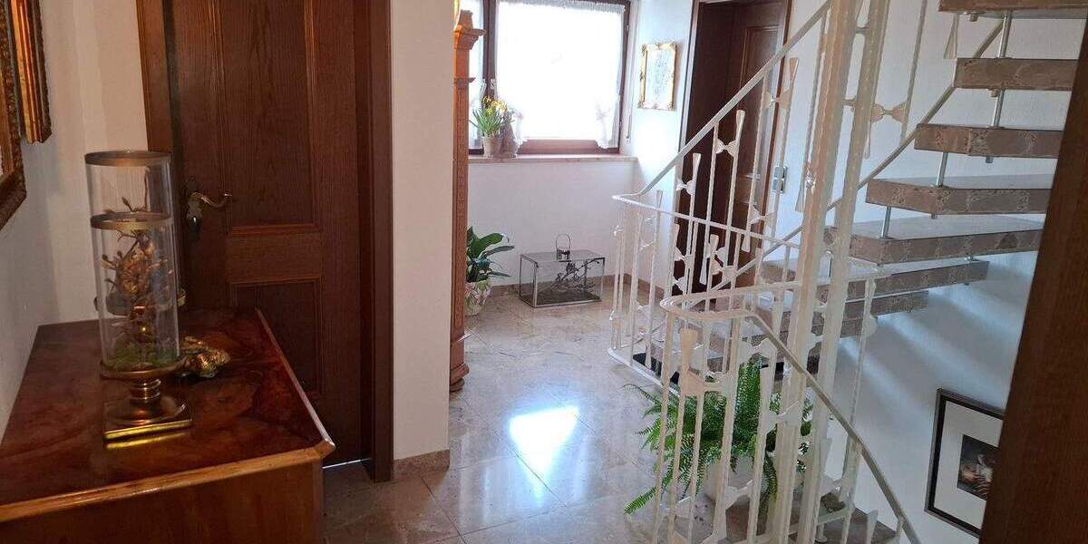 Einfamilienhaus Ortenberg - 5 Zimmer, 200 m&sup2;, 695.000&euro; | Angebot:25701461