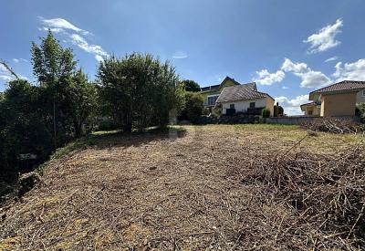 ZUSÄTZLICHE BAUVORANFRAGE FÜR EIN MFH LÄUFT - Grundstück Friesenheim | Angebot:26714978