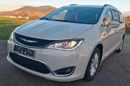 Chrysler Pacifica 106.000 km 18.999 &euro; Offenburg- Zunsweier 77656