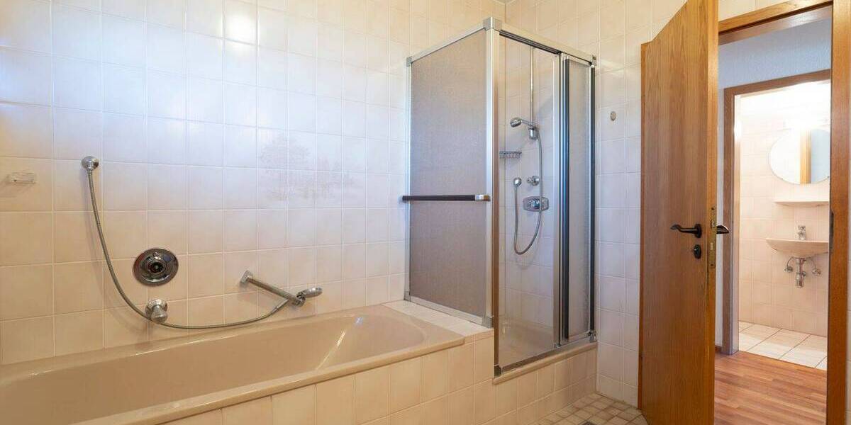 Etagenwohnung Lahr - 6 Zimmer, 222 m&sup2;, 465.000&euro; | Angebot:26641776