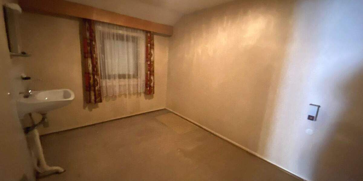 Mehrfamilienhaus, Wohnhaus Bad Peterstal-Griesbach Bad Peterstal - 9 Zimmer, 152 m&sup2;, 150.000&euro; | Angebot:25746471