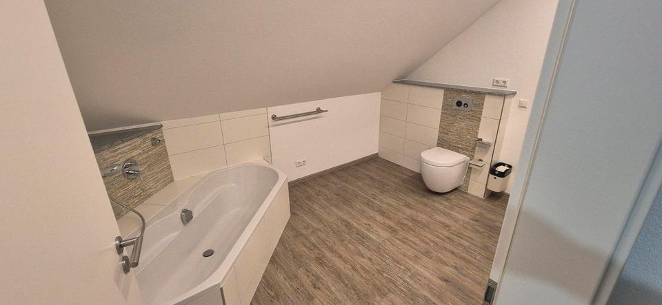 Dachgeschoßwohnung Rust - 3 Zimmer, 90 m&sup2;, 1.770&euro; | Angebot:26040745