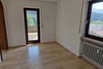 Geräumige 6 Zimmer Wohnung in einem kleinen Mehrfamilienhaus mit 3 Wohnungen in Zell am Harmersbach, - 5.5 oder mehr Zell a. H. | Angebot:23243543