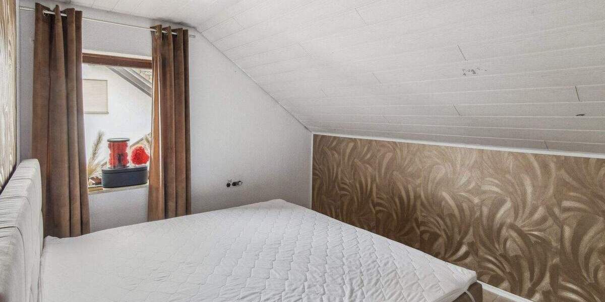 Etagenwohnung Kehl Goldscheuer - 6 Zimmer, 138 m&sup2;, 349.000&euro; | Angebot:25800585