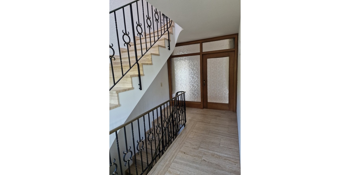 Geräumige 6 Zimmer Wohnung in einem kleinen Mehrfamilienhaus mit 3 Wohnungen in Zell am Harmersbach, - 5.5 oder mehr Zell a. H. | Angebot:23243543