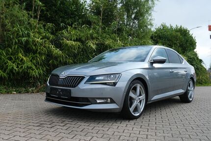 Skoda Superb 218.000 km 13.900 &euro; Offenburg 77656