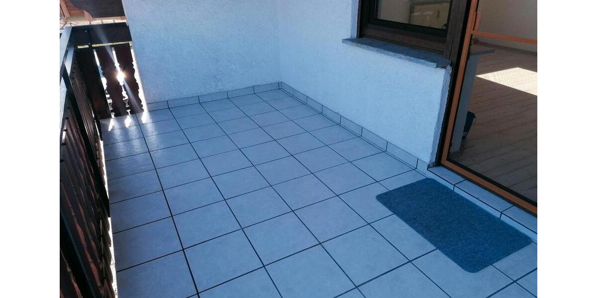 Dachgeschoßwohnung Rheinau - 3 Zimmer, 75 m&sup2;, 990&euro; | Angebot:25328107