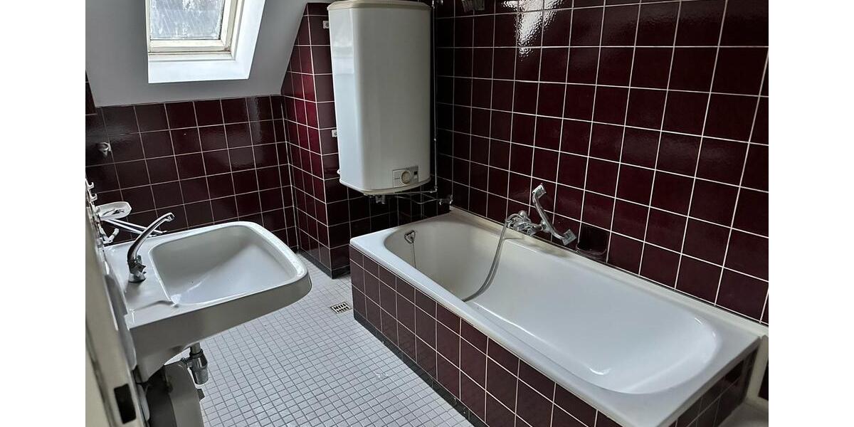 Dachgeschoßwohnung Friesenheim - 3 Zimmer, 75 m&sup2;, 1.000&euro; | Angebot:25968284